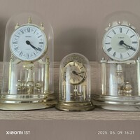 Retro üvegbúrás óra 3 db eladó! 2 nagy 1 kicsi. Pontosan jár!