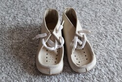 Retro leather baby shoes