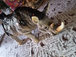 Óriás jelzett porcelán orrszarvú
