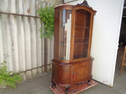 Vitrines szekrény