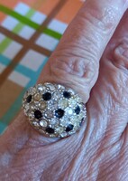 52 es 14K GE jelzett Fekete Fehér Strasszos Gyürü