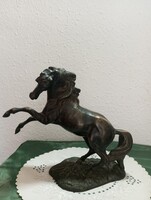 Bronz ló szobor