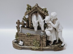 Biszkvit, biscuit porcelán romantikus jelenet, lovak itatása, 16,5 x 20 cm, sérült
