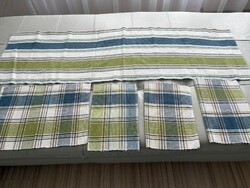 Asztali futó+ 4db alátét