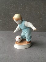 Zsolnay kerámia, Sinkó figura, labdázó fiú.