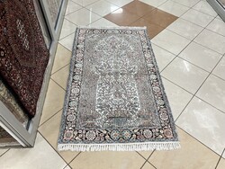 3908 Kasmíri hernyóselyem Isfahan kézi perzsa szőnyeg 94X156CM INGYEN FUTÁR