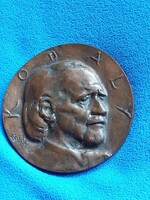 VÍGH TAMÁS : KODÁLY  ZSŰRÍZETT BRONZ PLAKETT 1973