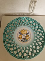 Habán, áttört szélű, hibátlan, 29cm átmérőjü, kézzel festett, jelzett tányér
