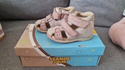Kislány  Szamos szandál 19-es