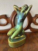 ZSOLNAY EOZIN PORCELÁN SZOBOR, VÁGYÓDÁS, NŐI AKT