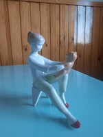 Aquincum porcelán - macival játszó kislány