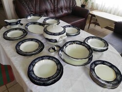 Eladó Zsolnay Pompadour II-es porcelán jelzett étkészlet!