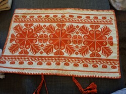Hímzett parnahuzat