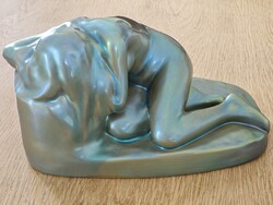 Zsolnay Kétségbeesés porcelán akt