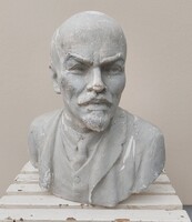 Régi Lenin gipsz mellszobor