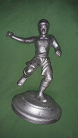 ANTIK 1950-s évek fém ALUMINIUM FUTBALISTA SZOBOR 25 X 12 CMa képek szerint