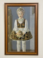 Záborszky Viola - Népviseletes kislány portréja (1971, olaj/farost)