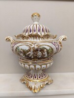 Antik capodimonte Capo di monte dúsan aranyozott sokalakos kétfüles fedeles porcelán váza 324 2049