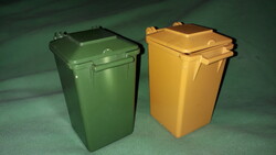 Retro plasztik játék / dísz modern plasztik kukák párban egyben 9 cm a képek szerint