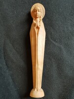 Hársfából faragott imádkozó Szűz Mária szobor