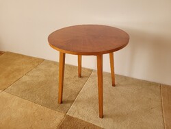 Retro magasfényű kerek asztal lecsavarozhazó lábakkal mid century