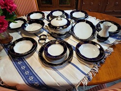 Zsolnay Pompadúr l. étkészlet 6 személyes.