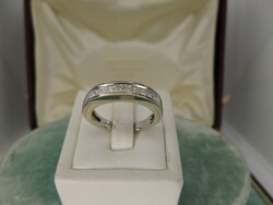 Fehérarany gyűrű princess csiszolású brillekkel cca 0.66 ct