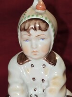 Zsolnay Sinkó labdázó kisfiú