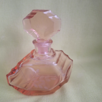 Vintage, rózsaszín parfümös üveg, metszett