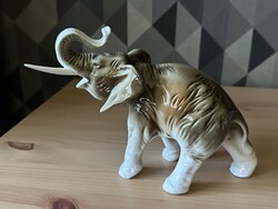 Régi Royal Dux elefánt figurális porcelán, sérült