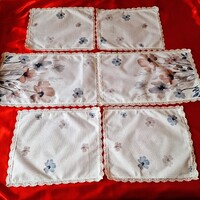 OTT64 - VINTAGE Csipkés asztali futó + 4db tányéralátét - bézs alapon mák mintás