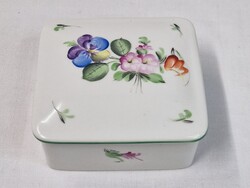 Herendi Tertia porcelán virág motívumos ékszertartó vagy bonbonier hibátlan állapotban 4,5 cm. magas