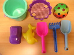 Homokozó játékok vegyesen - 16 db. együtt