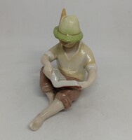 Drasche porcelán olvasó fiú!