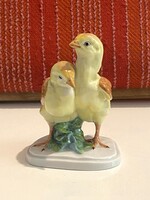 2 SÁRGA CSIBE, HIBÁS, RAGASZTOTT, FESTETT, JELZETT HERENDI PORCELÁN SZOBOR
