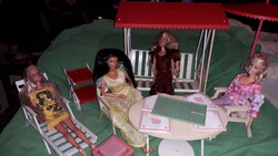 Retró plasztik magyar LOCOMO BARBIE baba kerti bútor szett szép állapotban a képek szerint