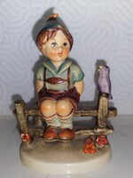 Hummel figura ( kerítésen ülő kisfiú)
