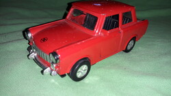 Régi piros TRABANT 601 FÉM KISAUTÓ MODELLAUTÓ 1:43 MÉRET a képek szerint