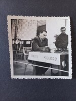 Régi fotó Sándor Béla sakk magyar bajnok meccse Mészáros Gyulával 1953 - Nővérének aláirt fotó