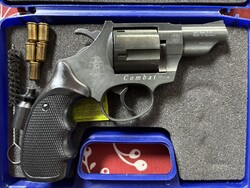 Smith & Wesson 9 mm-es, forgótáras gáz/riasztó marokfegyver