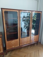 3ajtós neobarokk intarziás vitrines szekrény