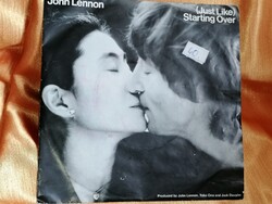 John Lennon és Yoko Ono  ikonikus kislemeze:  Just Like Starting Over,  Kiss Kiss Kiss