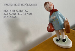 “Utazó lány”
