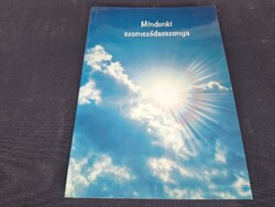 Mindenki szomszédasszonya. 3900.-Ft
