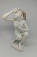 Aquincum porcelán távolba néző akt!