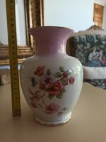 Hollóházi rózsaszín virágos váza, 17 cm magas