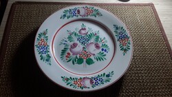 Régi kézzel festett Hollóházi  porcelán fali disz tányér.