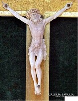 Antik, CSONT - őrlemény ANYAGÚ (Jézus Krisztus a kereszten, 28 cm-es aranyozott keretben az 1910-es