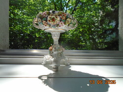 Altwien decorative bowl ornamented with striking colorful Dresden Meissen flowers
