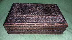 Antik gyönyörű Népművész fa dúsan faragott ékszertartó virágos díszdoboz - 19 x12x6 cm képek szerint